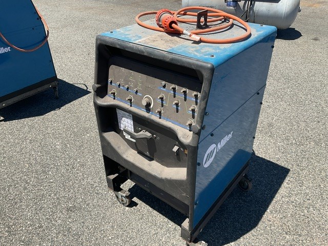 <p>Miller Syncowave 2500X 3 Phase Welder </p>
