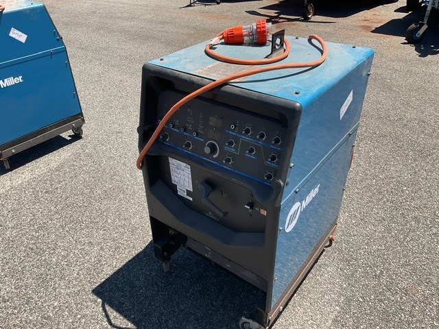<p>Miller Syncowave 2500X 3 Phase Welder </p>