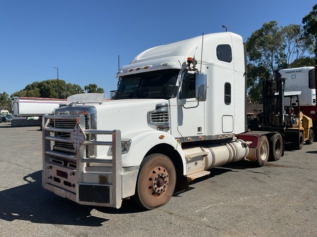 Unreserved 2011 Freightliner FLX Coronado 6x4 Prime Mover