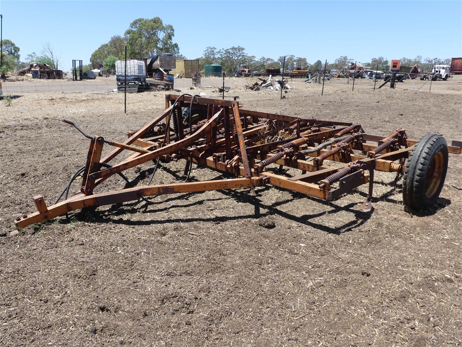 <B>Scarifier (Tag Along)</B>