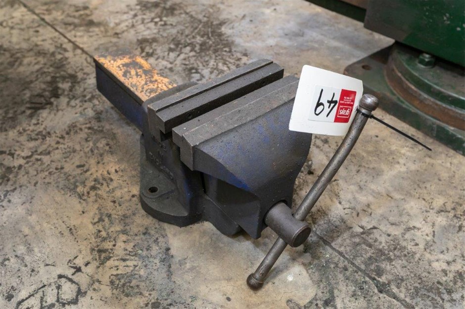 Record Engineers Vice