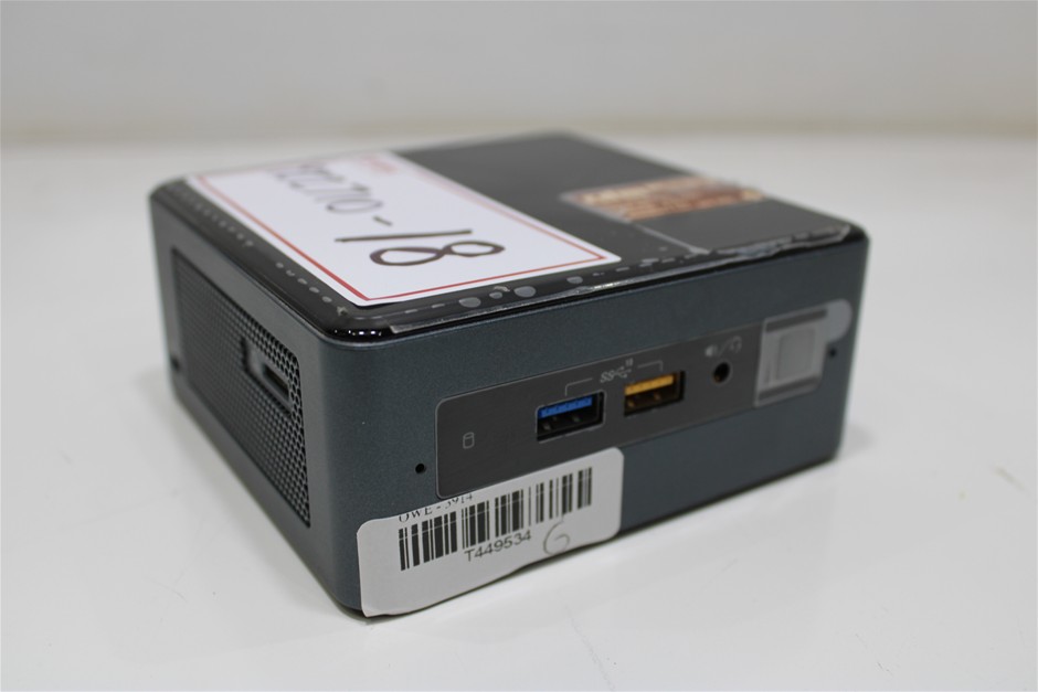 INTEL NUC8I7BEH