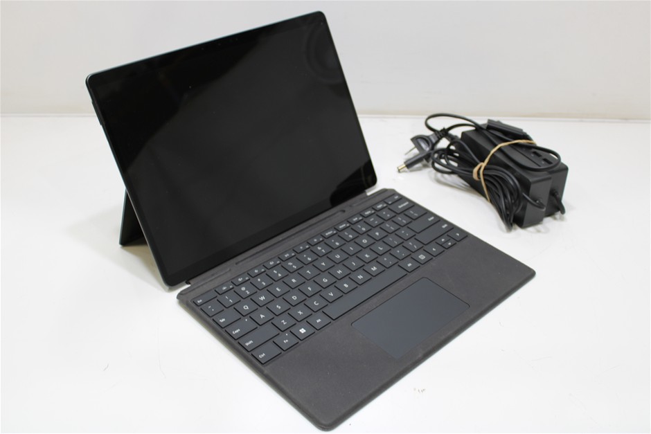 MICROSOFT SURFACE PRO 8 1983