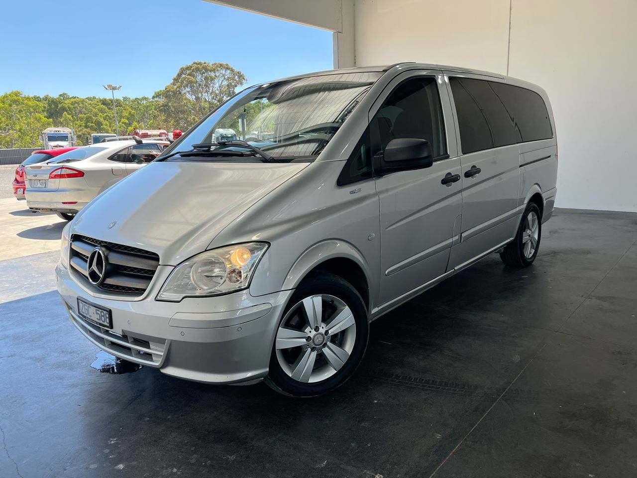Mercedes Benz Valente Turbo Diesel Automatic 8 Seats People Mover