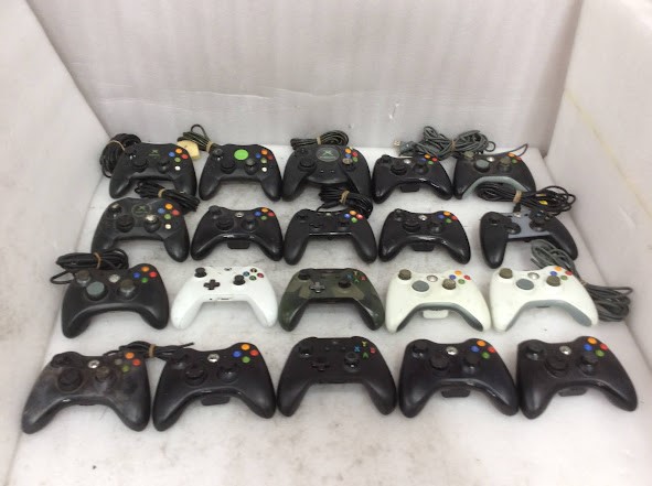 Microsoft Mixed Brand and Model Game Controllers (Lot of 20)