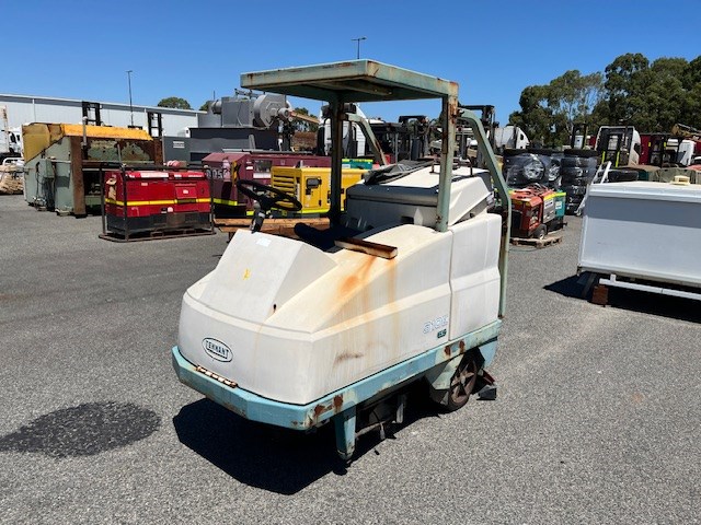 <p>Tenant Ride-on Sweeper</p>