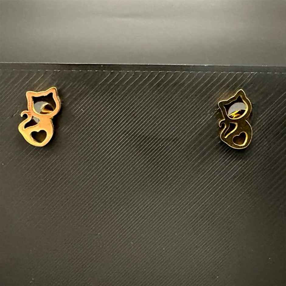 Cute Cat Earrings in Gold