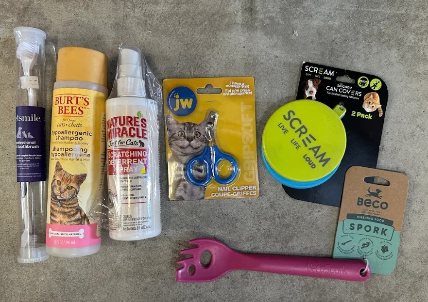 PET CARE & ACCESSORIES BUNDLE: Burt’s Bees Hypoallergenic Shampoo + Nature’