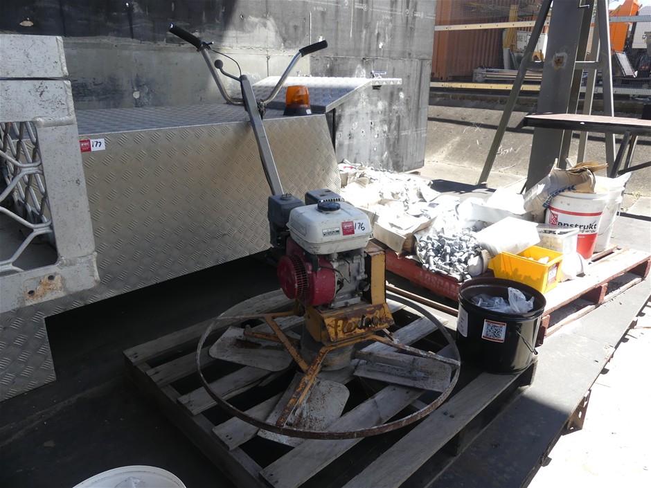 Flextool Concrete Powered Trowel