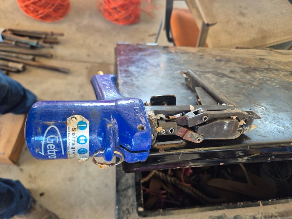 Air Powered Jambro Clip Gun