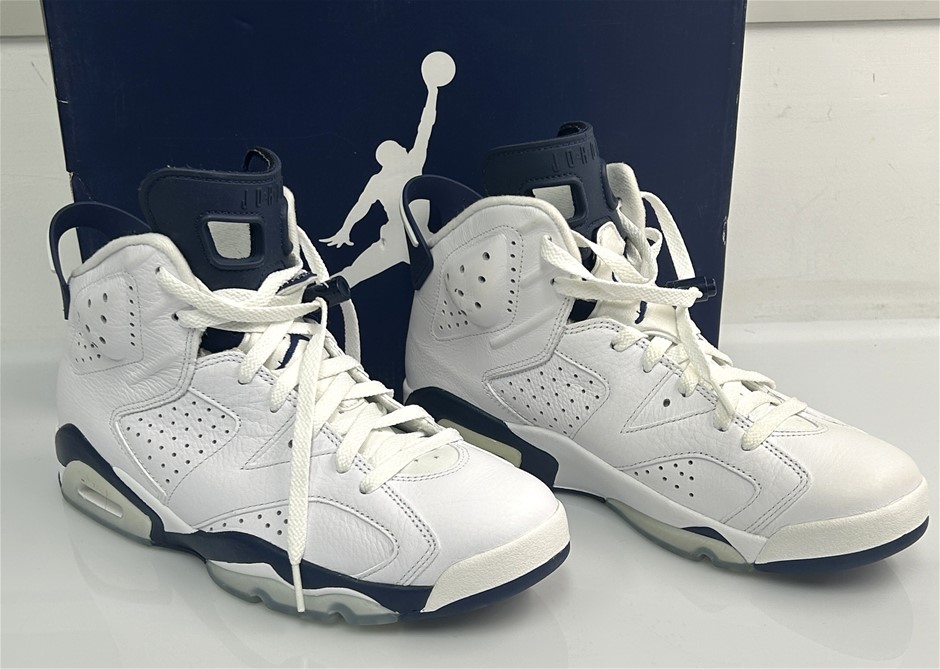 Air Jordan 6 Midnight Navy Shoes in brand new condition