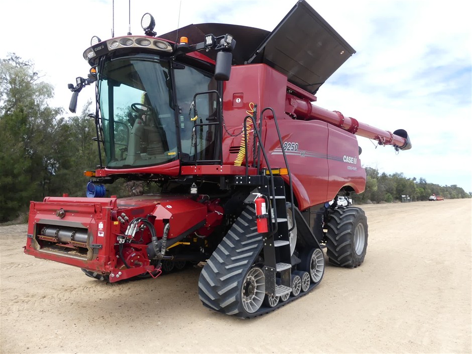 <B>2022 Case 8250 Combine Harvester</B>