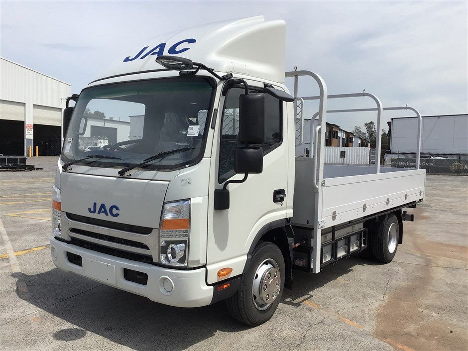 2023 JAC HFC1068K 4 x 2 Tray Body Electric Truck