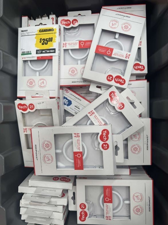 80 x TECH21 EvoClear w/MagSafe for iPhone 14 Plus/15 Plus - Clear. NB: Some