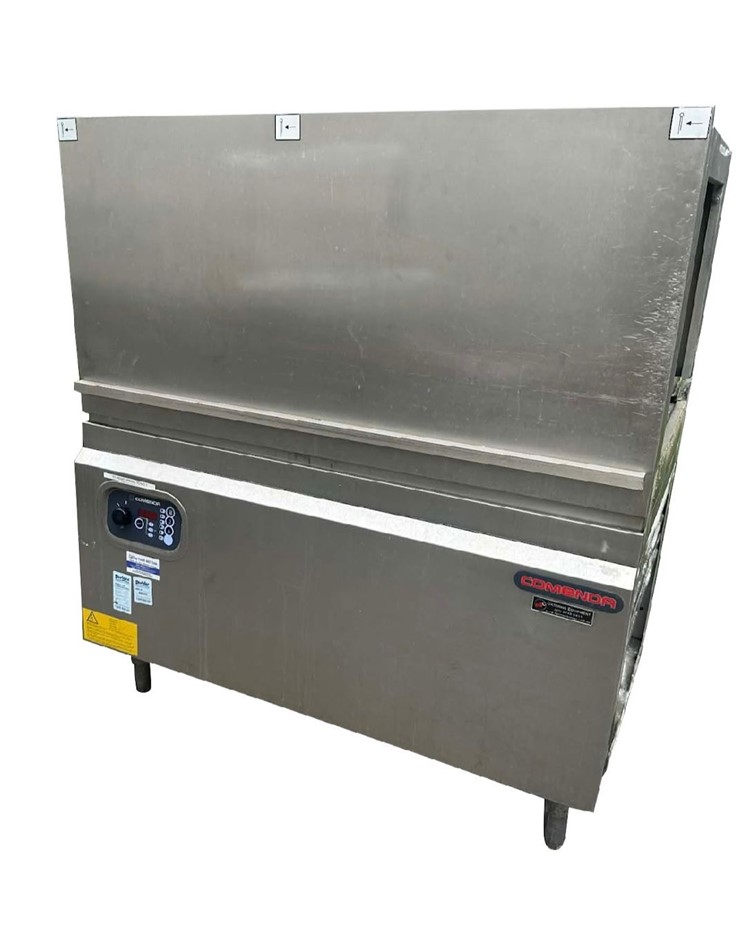 Comanda Conveyor pass thru dishwasher