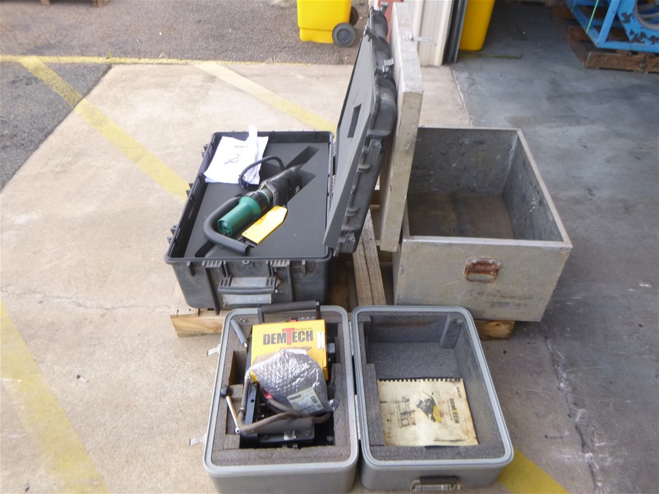 <p>Demtec Extrusion Gun Pro x & Wedge Welder</p>