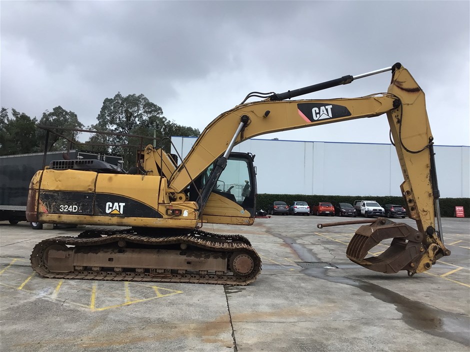 Caterpillar 324DL Cab-Lift Hydraulic Excavator / Materials Handler
