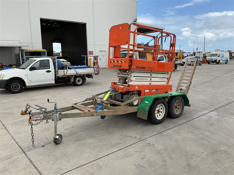 2018 Snorkel S3219E Scissor Lift and Trailer Packaget