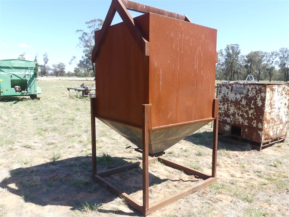 <B>Grain Bin</B>
