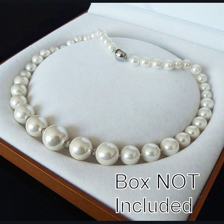 Exquisite Classic 18" Sea Shell Pearl Necklace