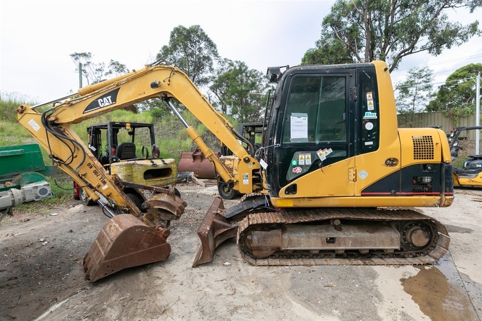 CATERPILLAR 307C Excavator