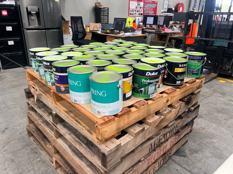 <p>Assorted 4Lt Tins of Paint</p>