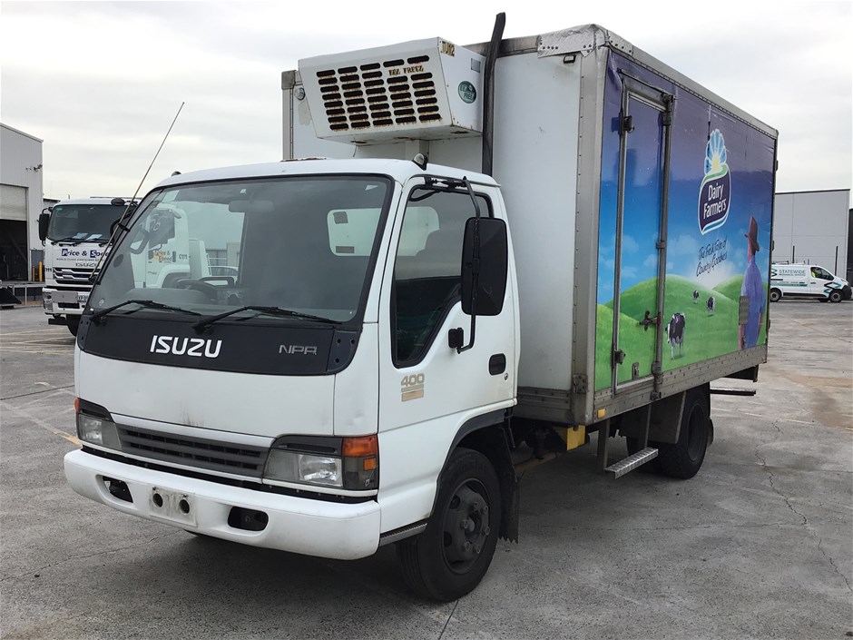 2004 Isuzu N3 NP 4 x 2 Refrigerated Body Truck