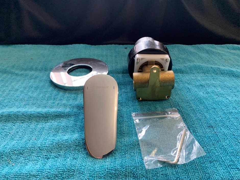 New in Box Dorf Flickmixer, Brass - Qty 1