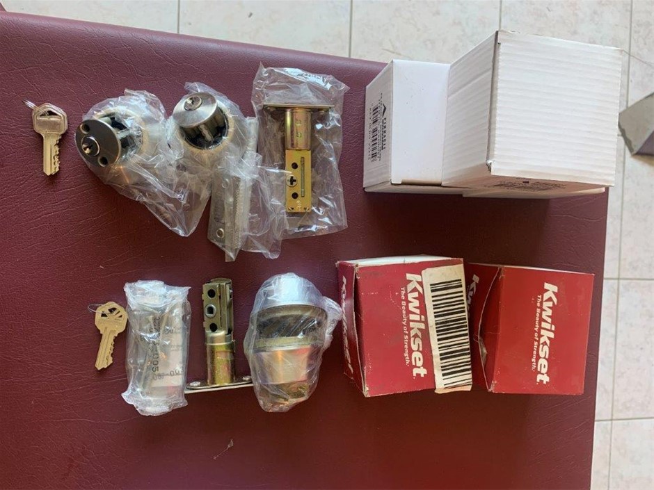 New in Boxes Kwikset and Pinnacle Dead Bolts - Qty 5