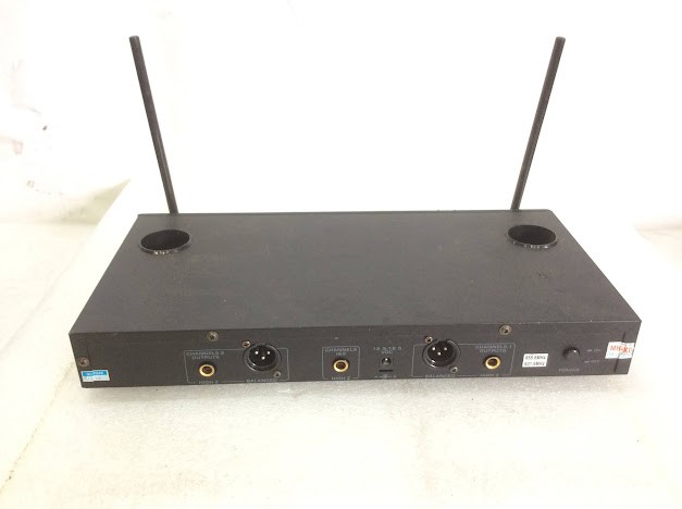 Shure Beta-89 UHF Dual Channel Rechargeable Receiver