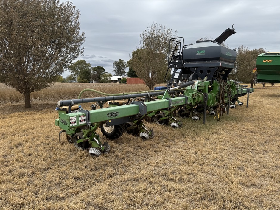<B>2018 Boss 1600 Precision Planter</B>