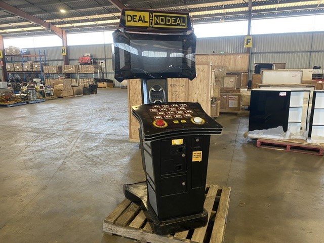 <p>Deal or No Deal Arcade Game</p>