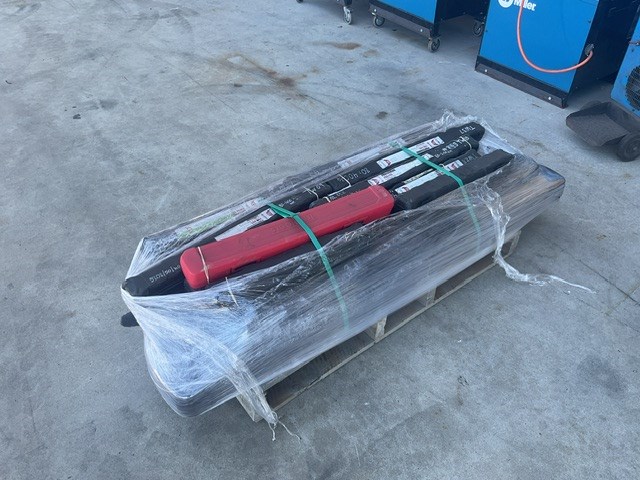 <p>Assorted Torque Wrenches</p>