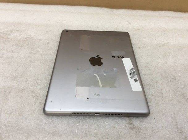 APPLE IPAD 5TH GEN A1822 Tablet A9 32GB