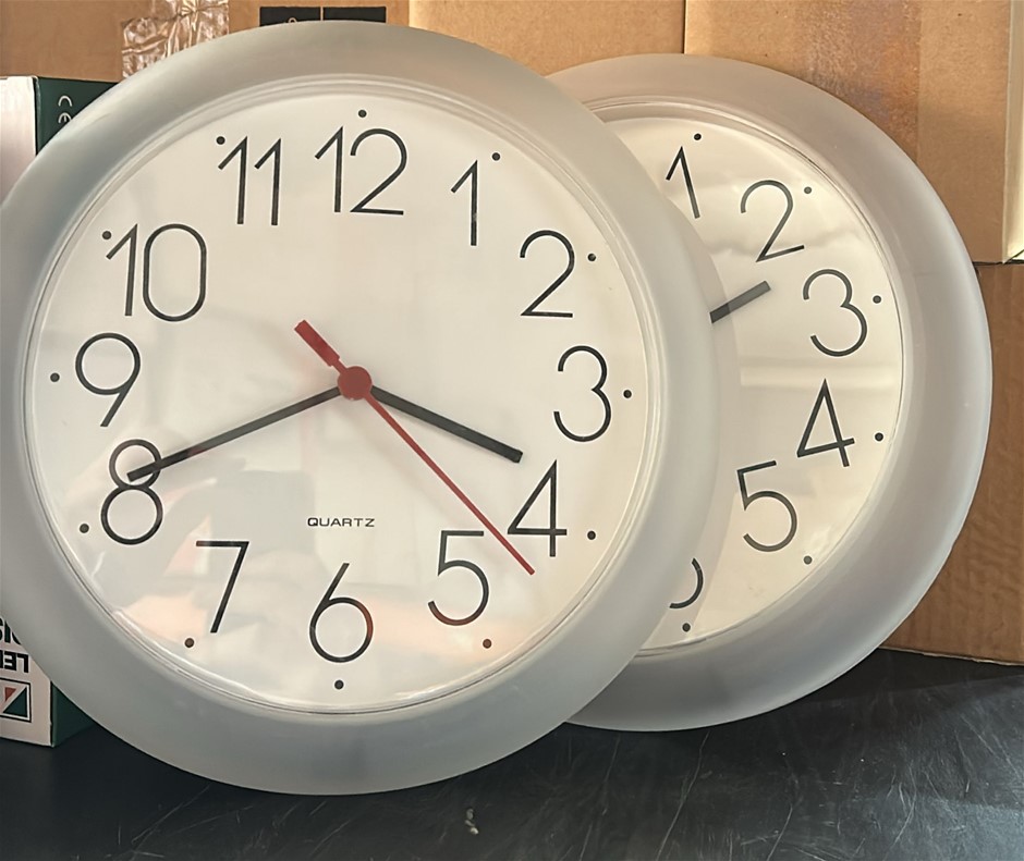 2x Wall Clocks