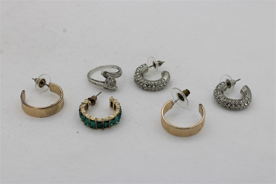 A Stamped 18ct White Gold Diamond Cluster Ring