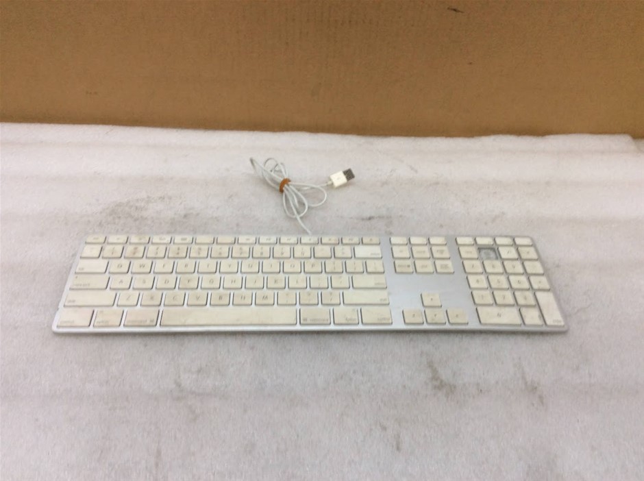 Apple A1243 Full-size Aluminum Keyboard