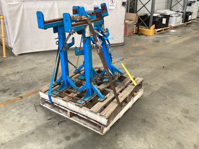 4 Portable Pipe Stands