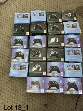 Wired PC Gaming Controller - approx 23 pieces