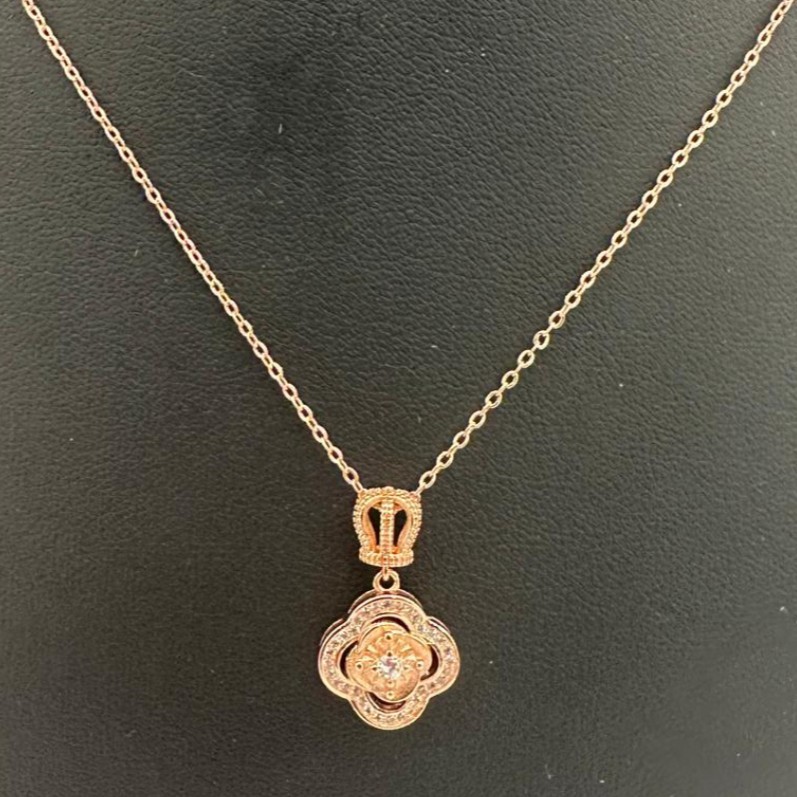 Royal Simulated Diamond Clover Necklace in Rose