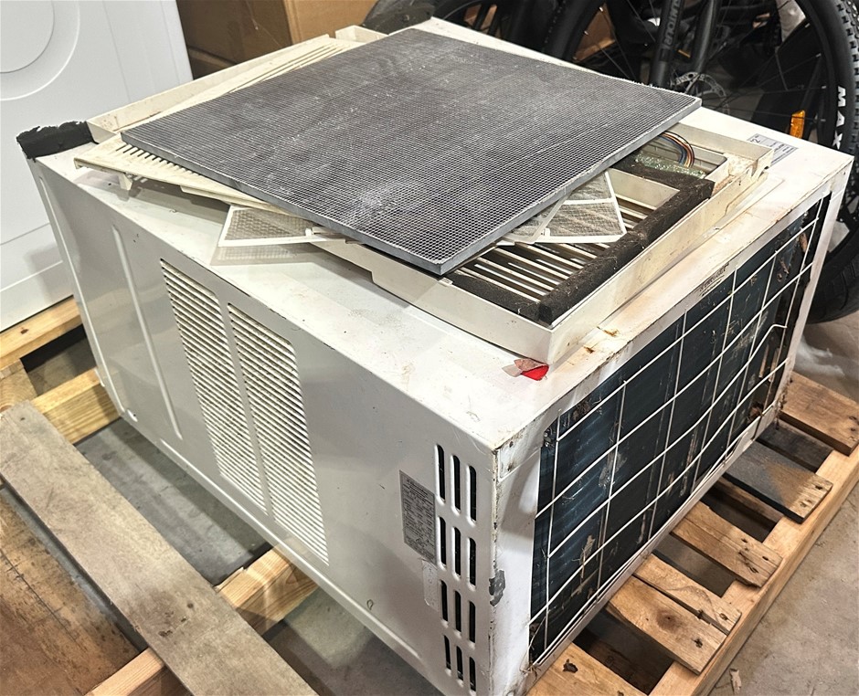 ELECTROLUX Window Type Room A/C Airconditioning Unit EWH21HRA NB: photo as