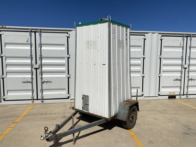 <p>2002 Chem Loo Single Mounted Toilet Trailer</p>