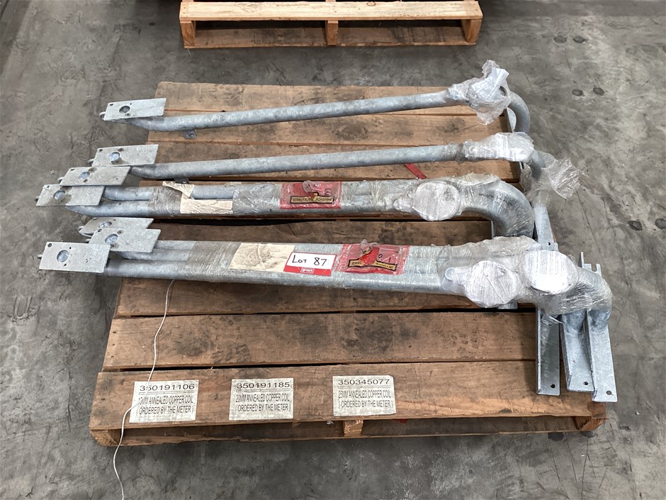 <p>Galvanised Fascia Brackets x 7 </p>