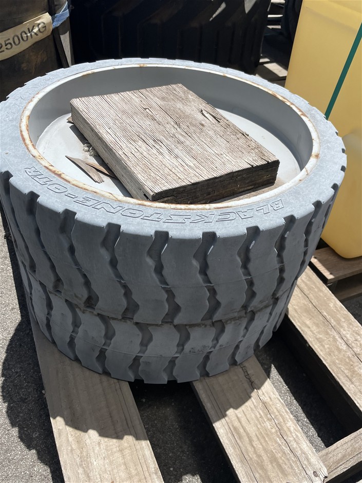 2 x Used Scissor Lift Tyres - BLACKSTONE-OTR 22X7X17 3/4" - Kwinana