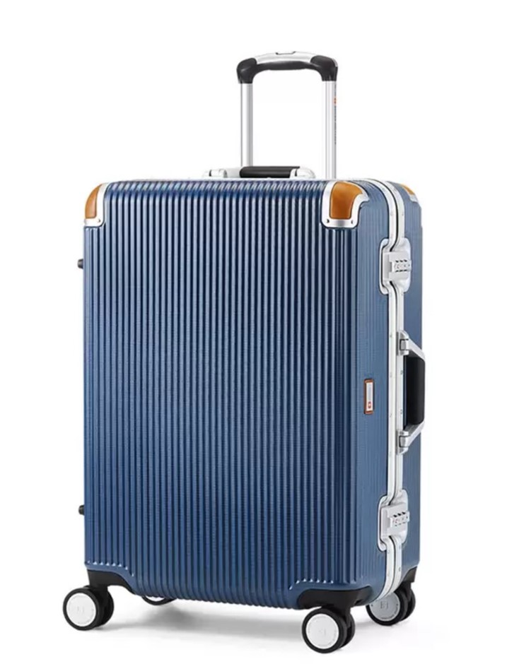 SWISS MILITARY Large Hardside Case, 65cm, Blue. NB: Has been used, not in b