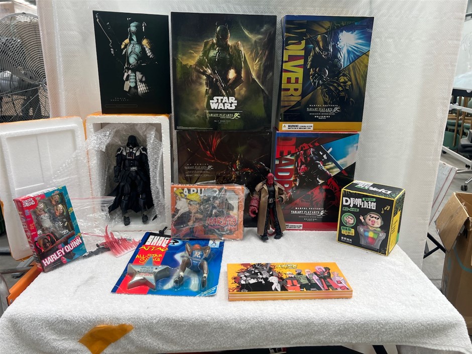 <p>Box of Collectables</p>