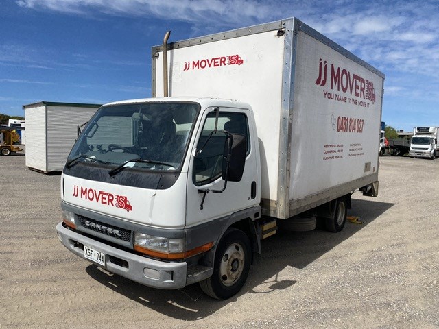 <p>2002 Mitsubishi  Canter L 500/600 4 x 2 Pantech Truck</p>