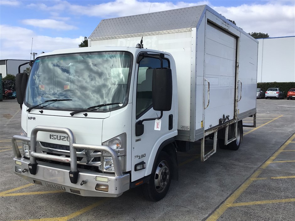 <p>2015 Isuzu NP 190 4 x 2 Pantech Truck</p>