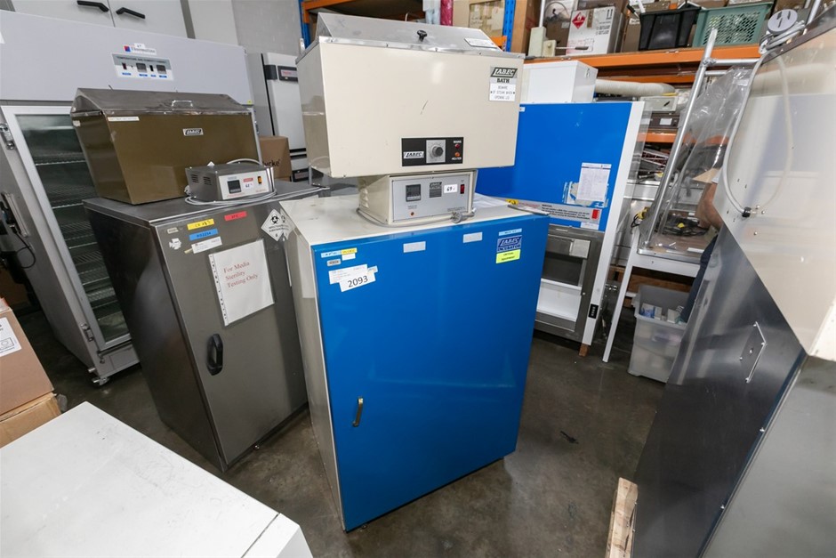 Incubator 300 Litre Capacity