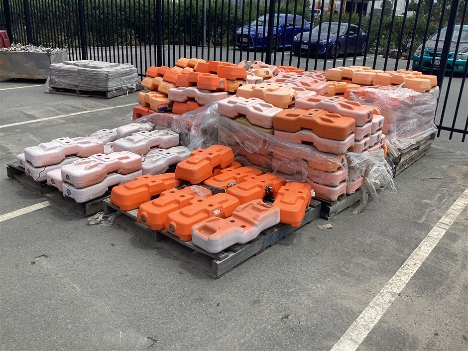 <p>Temporary Fence Base Weight</p>